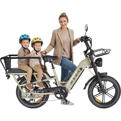 OUXI Q10 Longtail in Sand Grey met twee kinderen op de bagagebank